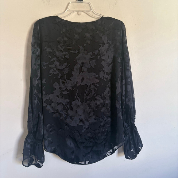 Women's White House Black Market Black Floral Silk Burnout Blouse Size 8 - Picture 11 of 13